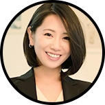 女性面接官の写真